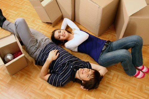 Local moving van serving Ealing and nearby West London areas